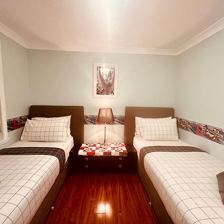 Spacious 6 Bedroom Holiday Home 15 Min Away From Melbourne Airport Sydenham Exteriör bild