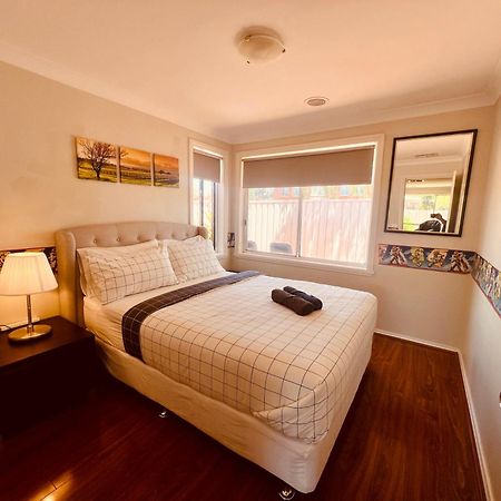 Spacious 6 Bedroom Holiday Home 15 Min Away From Melbourne Airport Sydenham Exteriör bild