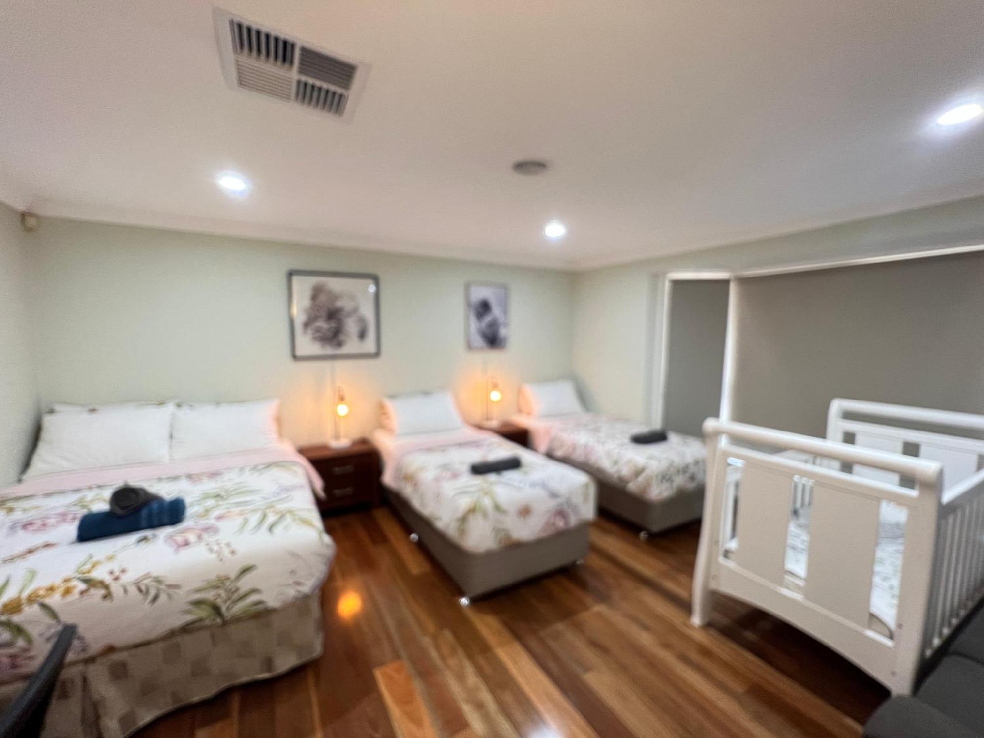 Spacious 6 Bedroom Holiday Home 15 Min Away From Melbourne Airport Sydenham Exteriör bild