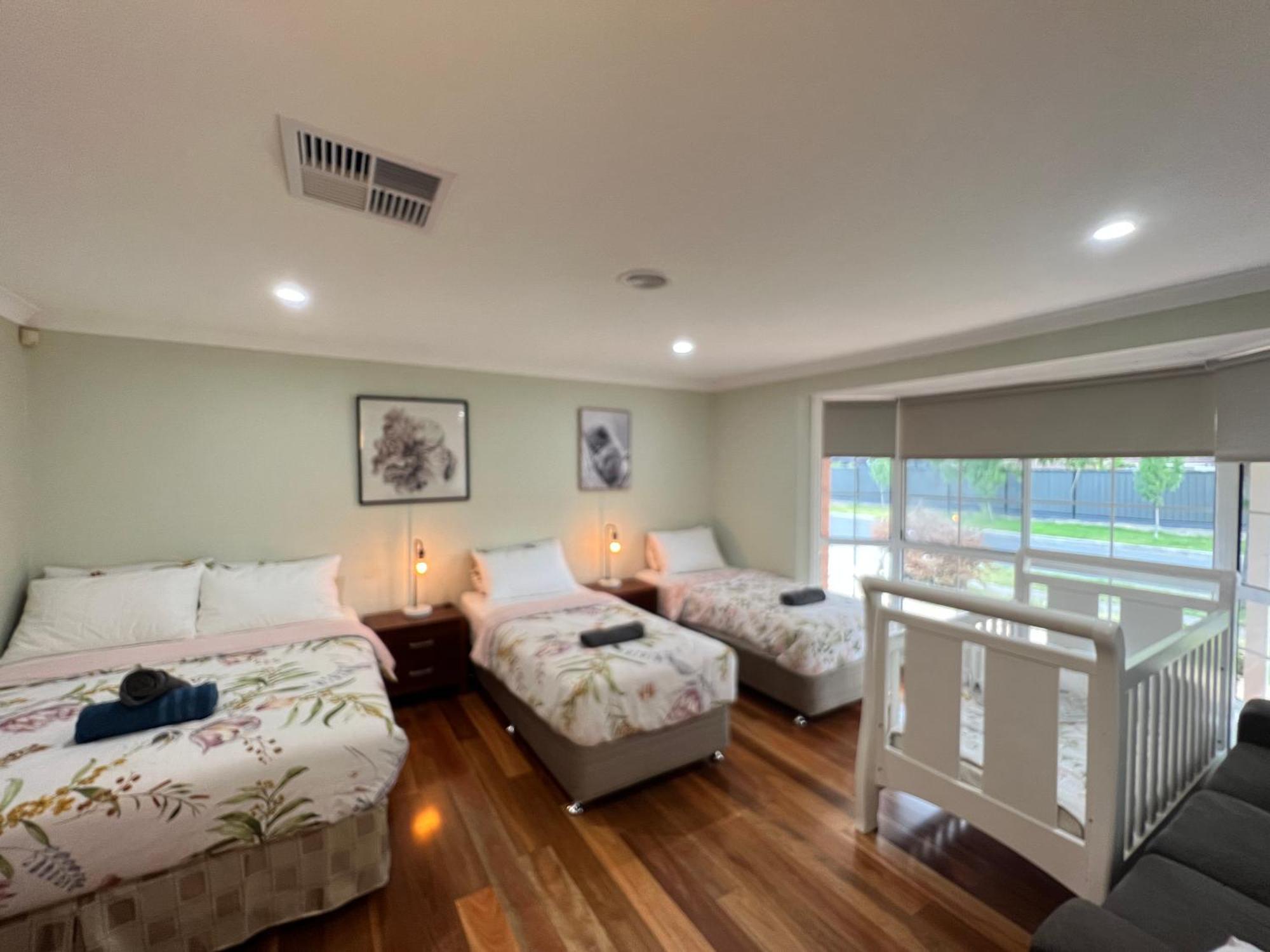 Spacious 6 Bedroom Holiday Home 15 Min Away From Melbourne Airport Sydenham Exteriör bild