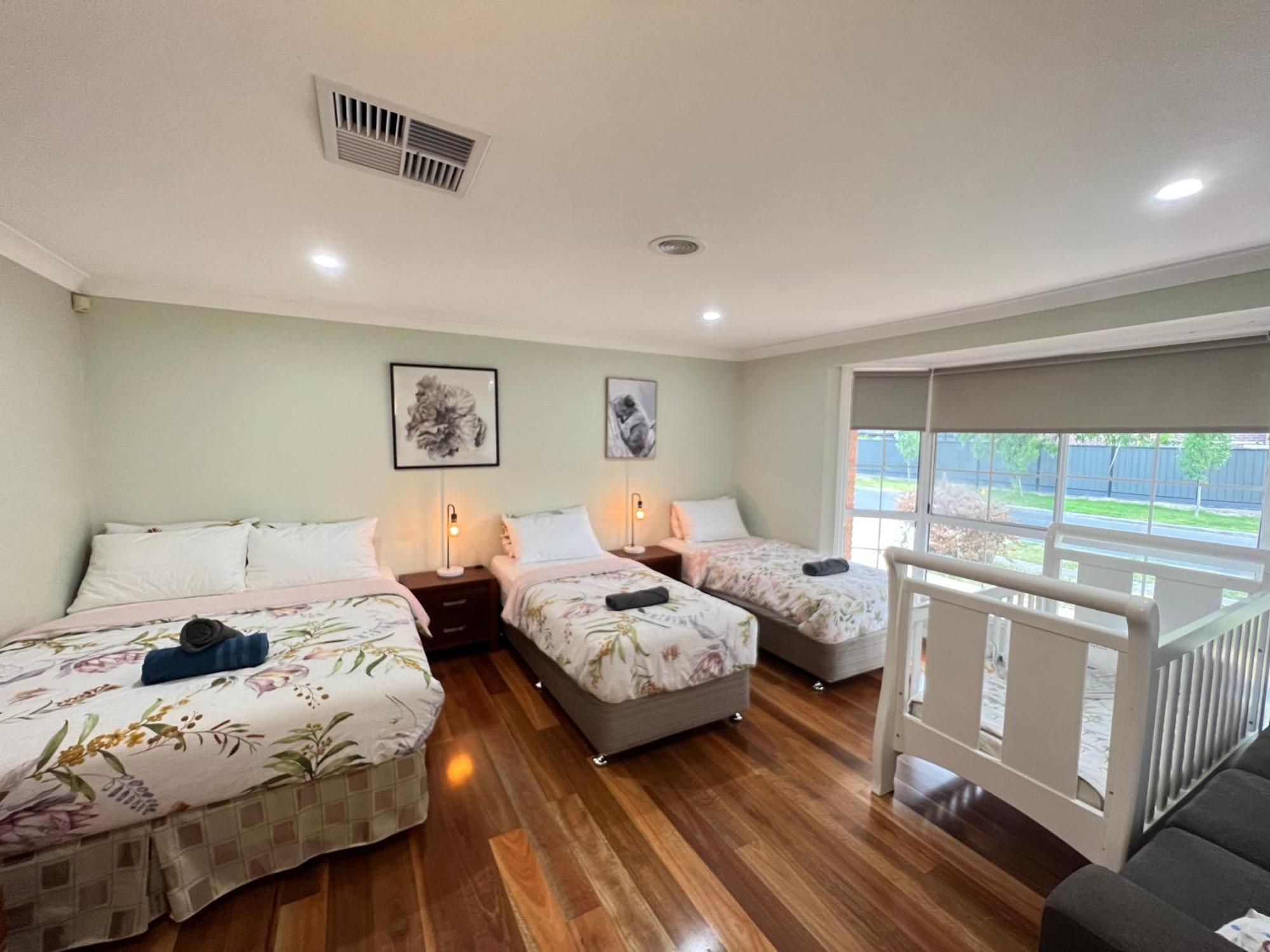 Spacious 6 Bedroom Holiday Home 15 Min Away From Melbourne Airport Sydenham Exteriör bild